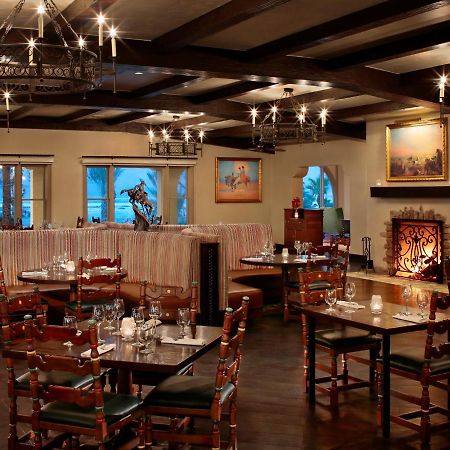 The Inn At Indian Village Eksteriør bilde Interior of the restaurant