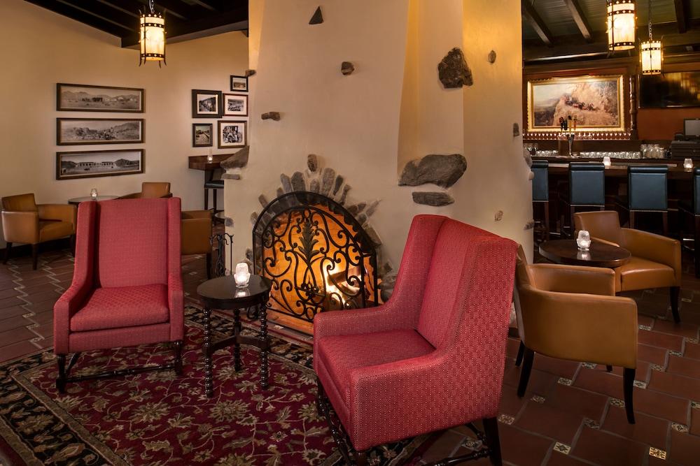 The Inn At Indian Village Eksteriør bilde The lobby at the Hotel Santa Fe