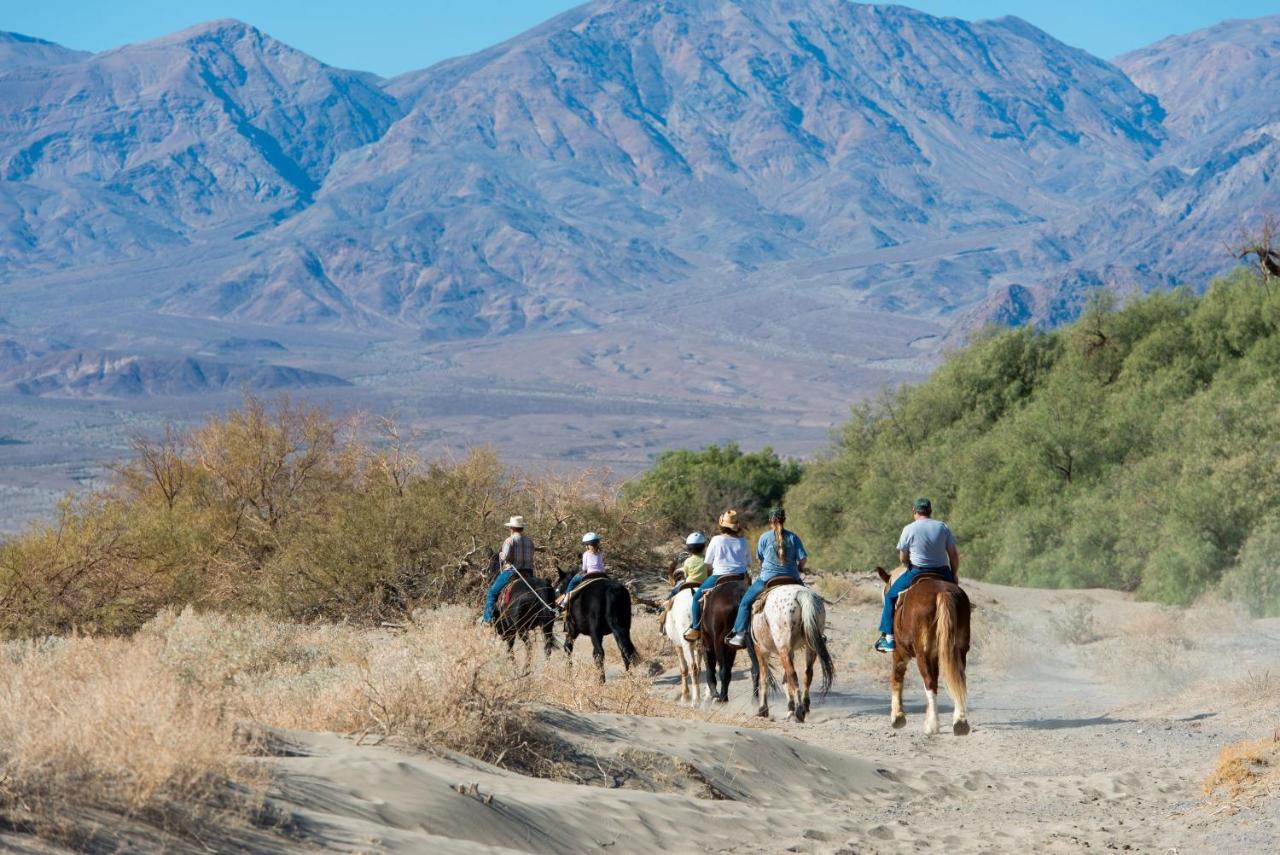 The Inn At Indian Village Eksteriør bilde Horseback riders on the Old Spanish Trail