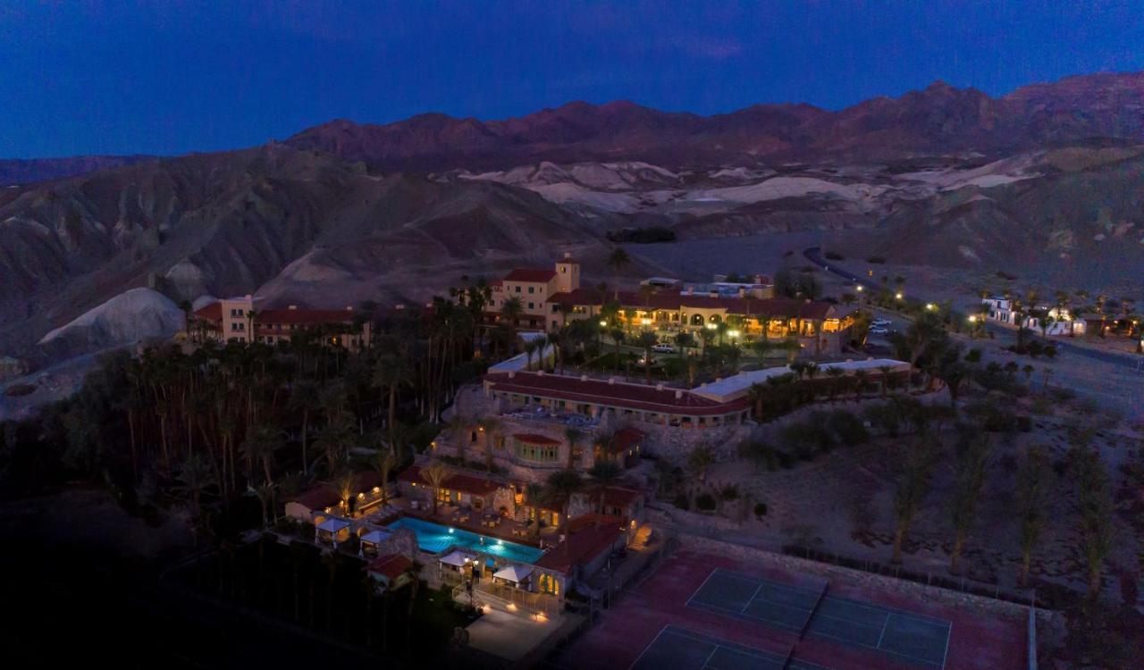 The Inn At Indian Village Eksteriør bilde Aerial view of the resort at night